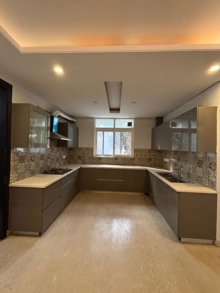 Kitchen, sushant-vyapaar-kendra 6+ Bedroom 2700 Sq.Ft. Villa In Sector 43 Gurgaon 9989994