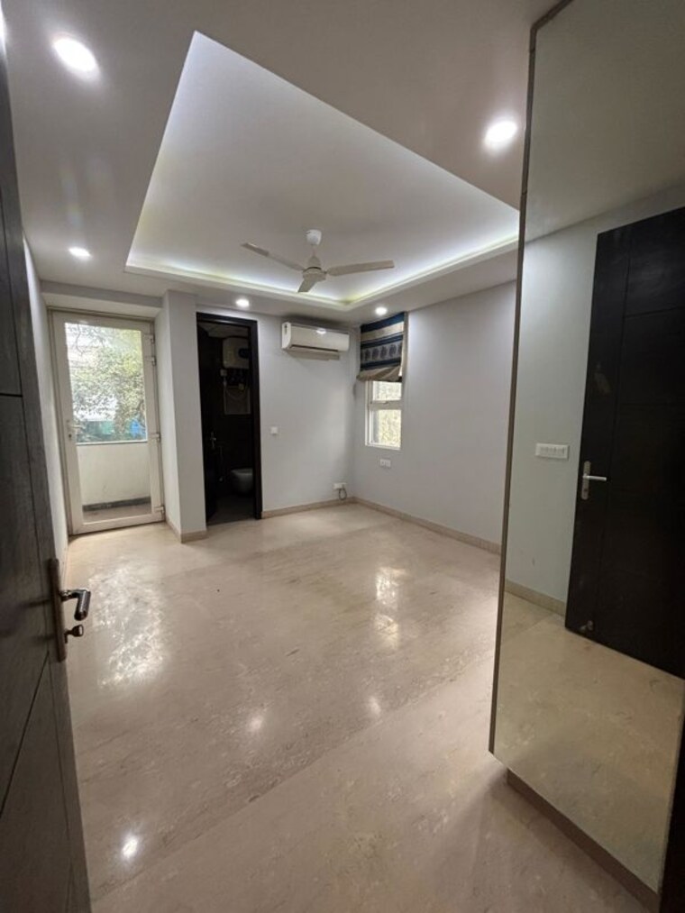 Room, sushant-vyapaar-kendra 6+ Bedroom 2700 Sq.Ft. Villa In Sector 43 Gurgaon 9989994