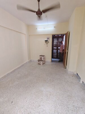 Room in 1 BHK Apartment at New Tulip CHS, Kandivali East – for Rent