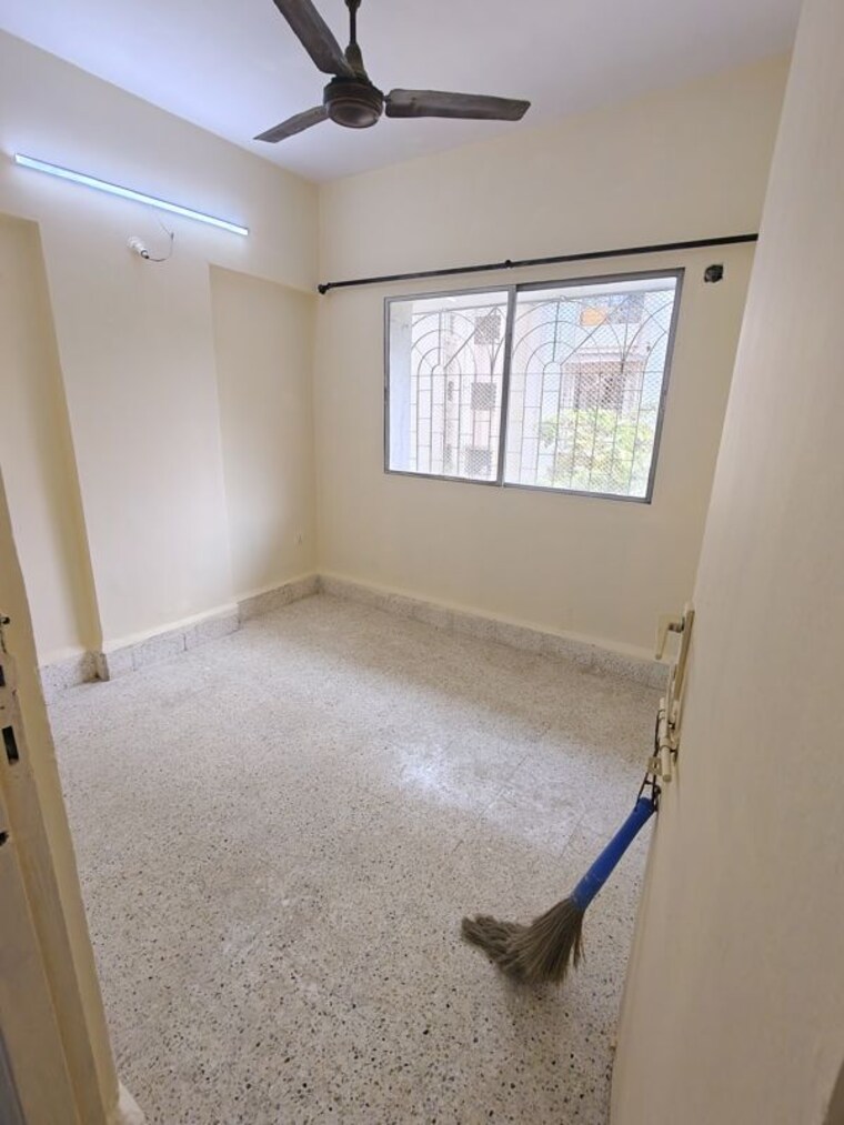 Room, new-tulip-chs 1 Bedroom 400 Sq.Ft. Apartment In Kandivali East Mumbai 9990029