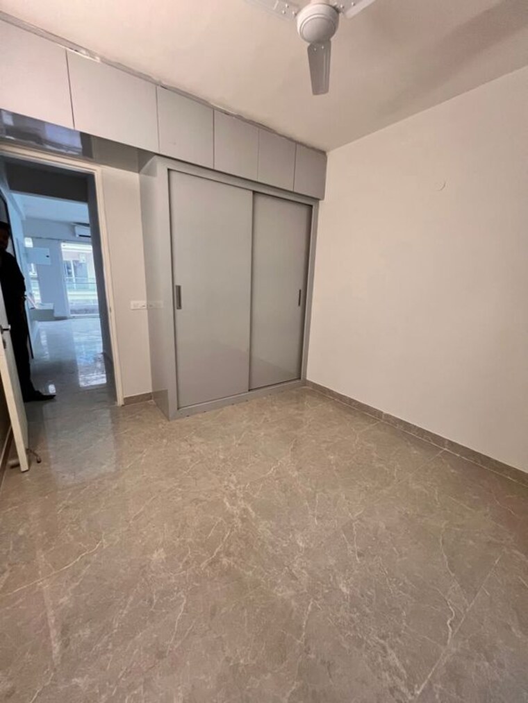 Room, alphacorp-gurgaon-one-22 1.5 Bedroom 985 Sq.Ft. Apartment In Sector 22 Gurgaon 9990059