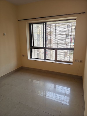 Room in 1 BHK Apartment at Lokhandwala Infrastructure Spring Leaf, Kandivali East – for Rent