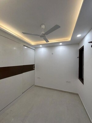 Room in 3 BHK Builder Floor at Malviya Nagar – for Rent