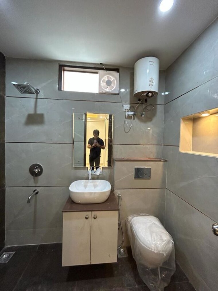 Master Bedroom, malviya nagar 3 Bedroom 1125 Sq.Ft. Builder Floor In Malviya Nagar Delhi 9990228
