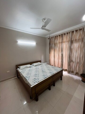 Bedroom in 3 BHK Builder Floor at DLF City Phase IV, Dlf Phase iv – for Rent