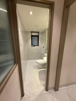 Bathroom in 3 BHK Builder Floor at DLF City Phase IV, Dlf Phase iv – for Rent