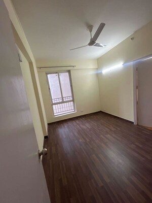 Room in 3 BHK Apartment at Jaypee Greens Kensington Park Apartment Heights, Sector 133 – for Rent