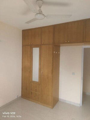 Room in 3 BHK Builder Floor at DLF City Phase IV, Dlf Phase iv – for Rent