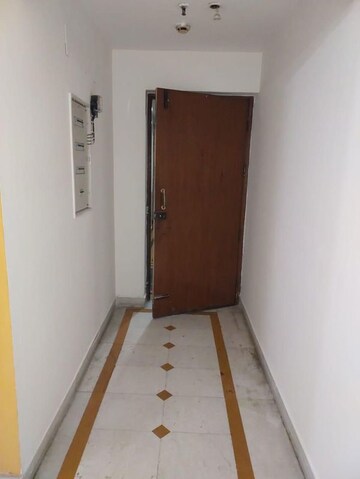 Room in 3 BHK Builder Floor at DLF City Phase IV, Dlf Phase iv – for Rent