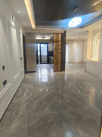 Building Lobby in 4 BHK Builder Floor at SS 100, Sector 49 – for Rent