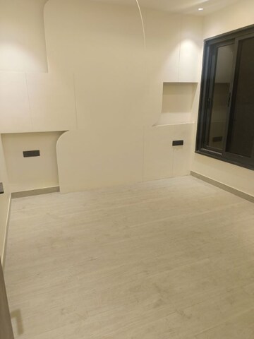 Room in 4 BHK Builder Floor at SS 100, Sector 49 – for Rent