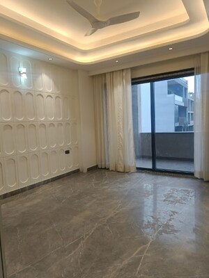 Room in 4 BHK Builder Floor at SS 100, Sector 49 – for Rent