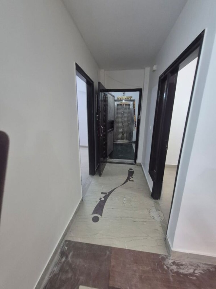 Room, sector 4 dwarka 3 Bedroom 1600 Sq.Ft. Apartment In Sector 4 Dwarka Delhi 9990781