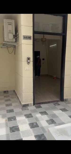 Bathroom in 4 BHK Villa at Amrapali Ivory Heights, Amrapali Dream Valley – for Rent