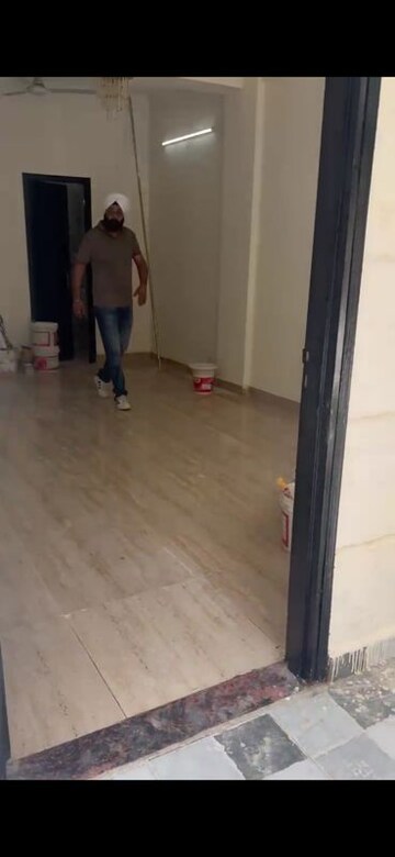 Room in 4 BHK Villa at Amrapali Ivory Heights, Amrapali Dream Valley – for Rent