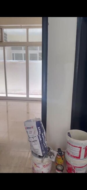 Bathroom in 4 BHK Villa at Amrapali Ivory Heights, Amrapali Dream Valley – for Rent