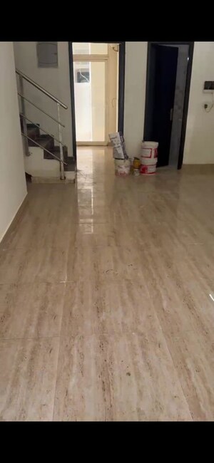 Room in 4 BHK Villa at Amrapali Ivory Heights, Amrapali Dream Valley – for Rent