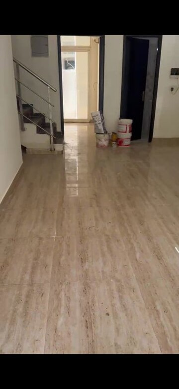 Room in 4 BHK Villa at Amrapali Ivory Heights, Amrapali Dream Valley – for Rent