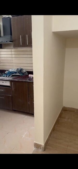 Kitchen in 4 BHK Villa at Amrapali Ivory Heights, Amrapali Dream Valley – for Rent