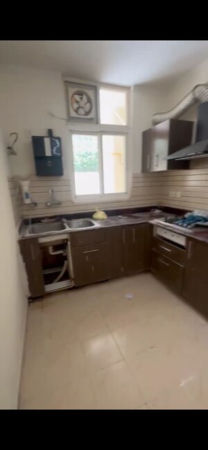 Kitchen in 4 BHK Villa at Amrapali Ivory Heights, Amrapali Dream Valley – for Rent