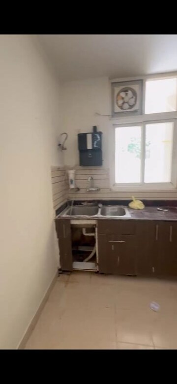 Kitchen in 4 BHK Villa at Amrapali Ivory Heights, Amrapali Dream Valley – for Rent