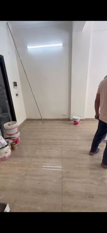 Parking in 4 BHK Villa at Amrapali Ivory Heights, Amrapali Dream Valley – for Rent