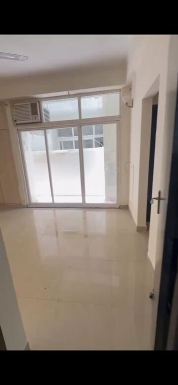 Bathroom in 4 BHK Villa at Amrapali Ivory Heights, Amrapali Dream Valley – for Rent