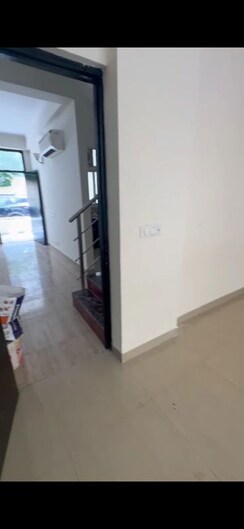 4 BHK + Extra Room Villa For Rent in Amrapali Ivory Heights