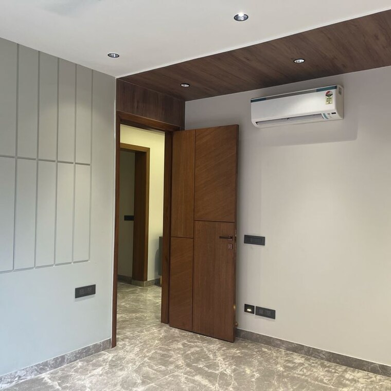 Room, unitech-south-city-ii 4 Bedroom 290 Sq.Yd. Builder Floor In South City 2 Gurgaon 9990934