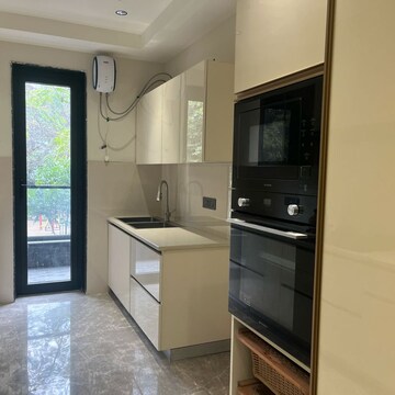 Kitchen in 4 BHK Builder Floor at Unitech South City II, South City 2 – for Rent