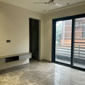 Room in 4 BHK Builder Floor at Unitech South City II, South City 2 – for Rent