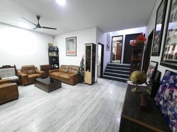 Gym in 3 BHK Builder Floor at Malviya Nagar – for Rent