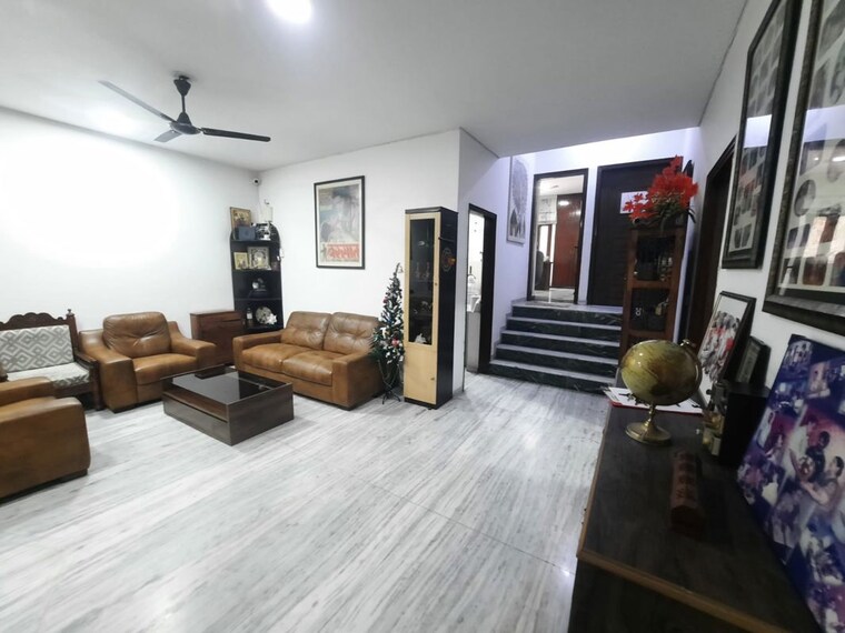 Gym, malviya nagar 3 Bedroom 1500 Sq.Ft. Builder Floor In Malviya Nagar Delhi 9990940