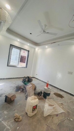 Master Bedroom in 2 BHK Builder Floor at Malviya Nagar – for Rent