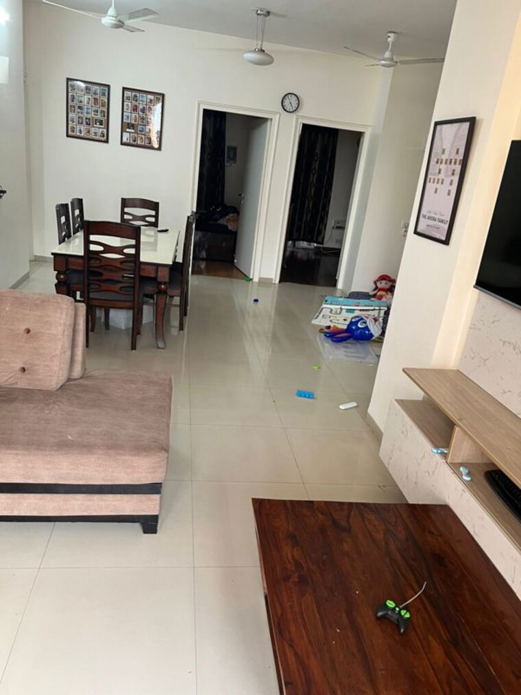 Living Room, emaar-palm-hills 3 Bedroom 1450 Sq.Ft. Apartment In Sector 77 Gurgaon 9991093