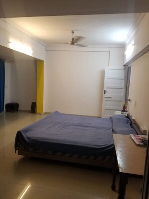 Bedroom in 2 BHK Apartment at Juhu – for Rent