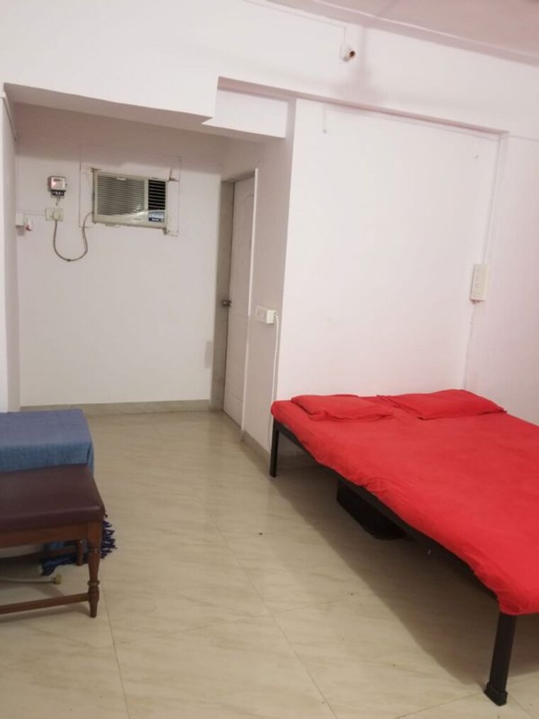 Room, juhu 2 Bedroom 700 Sq.Ft. Apartment In Juhu Mumbai 9991022