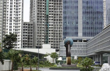 5 BHK Apartment – Exterior View View at Indiabulls Blu, Worli - for Sale