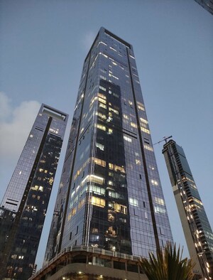 5 BHK Apartment – Exterior View View at Indiabulls Blu, Worli - for Sale