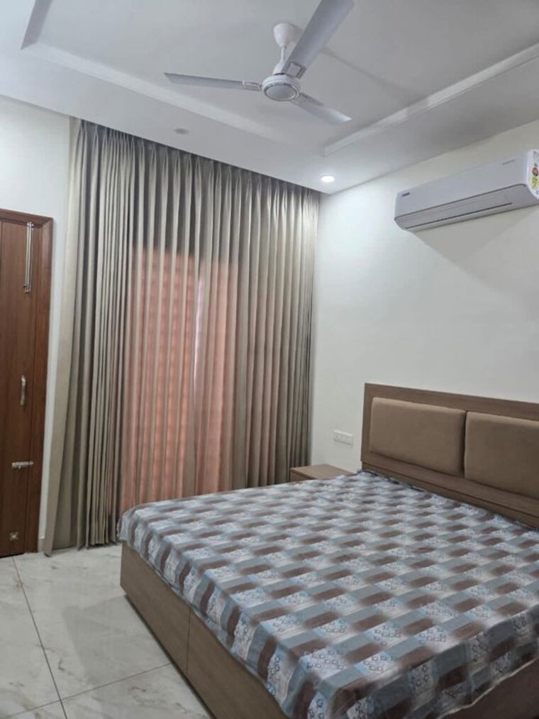 Bedroom, maya-green-lotus-saksham 3 Bedroom 1700 Sq.Ft. Apartment In International Airport Road Zirakpur 9991104