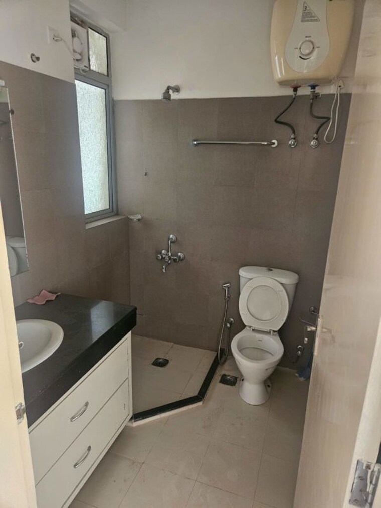Bathroom, pioneer-park-araya 2 Bedroom 1269 Sq.Ft. Apartment In Sector 61 Gurgaon 9991216