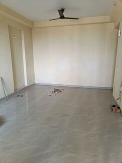 2 BHK Apartment For Rent in Jaypee Greens Kensington Park Apartment Heights