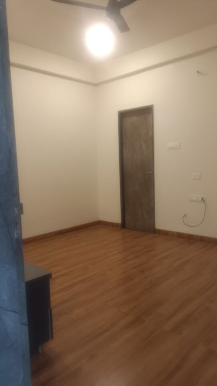 Room, magarpatta city 3 Bedroom 1200 Sq.Ft. Apartment In Magarpatta City Pune 9991312