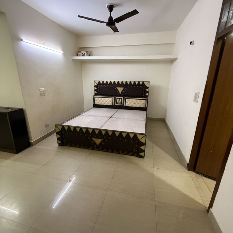 Kitchen, sector 63a 1.5 Bedroom 500 Sq.Ft. Builder Floor In Sector 63a Noida 9991405