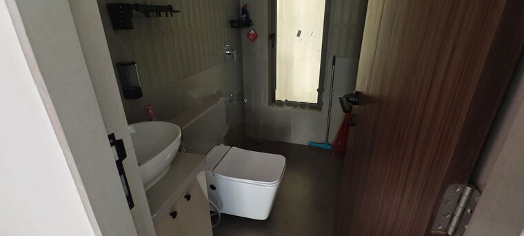 Bathroom, gurukrupa-nirmalam 2 Bedroom 870 Sq.Ft. Apartment In Bandra East Mumbai 9991412