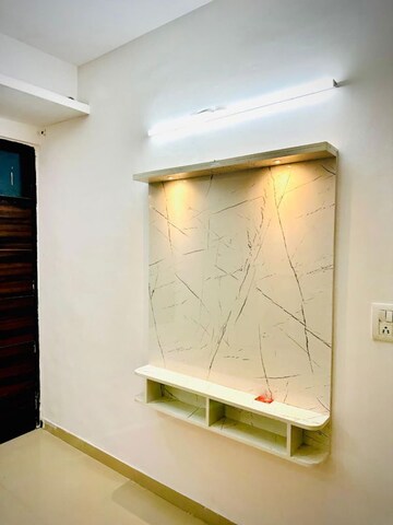 Room in 3 BHK Apartment at Pir Machalla – for Sale