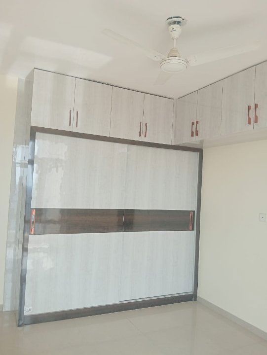 3.5 BHK + Servant Room 1775 Sq.Ft. Apartment in Omaxe R2