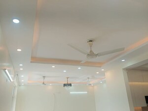 Furnished Amenities in 3.5 BHK Apartment at Omaxe R2, Gomti Nagar – for Rent