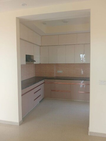 Kitchen in 3.5 BHK Apartment at Omaxe R2, Gomti Nagar – for Rent