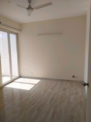 Room in 3.5 BHK Apartment at CHD Avenue 71, Sector 71 – for Rent